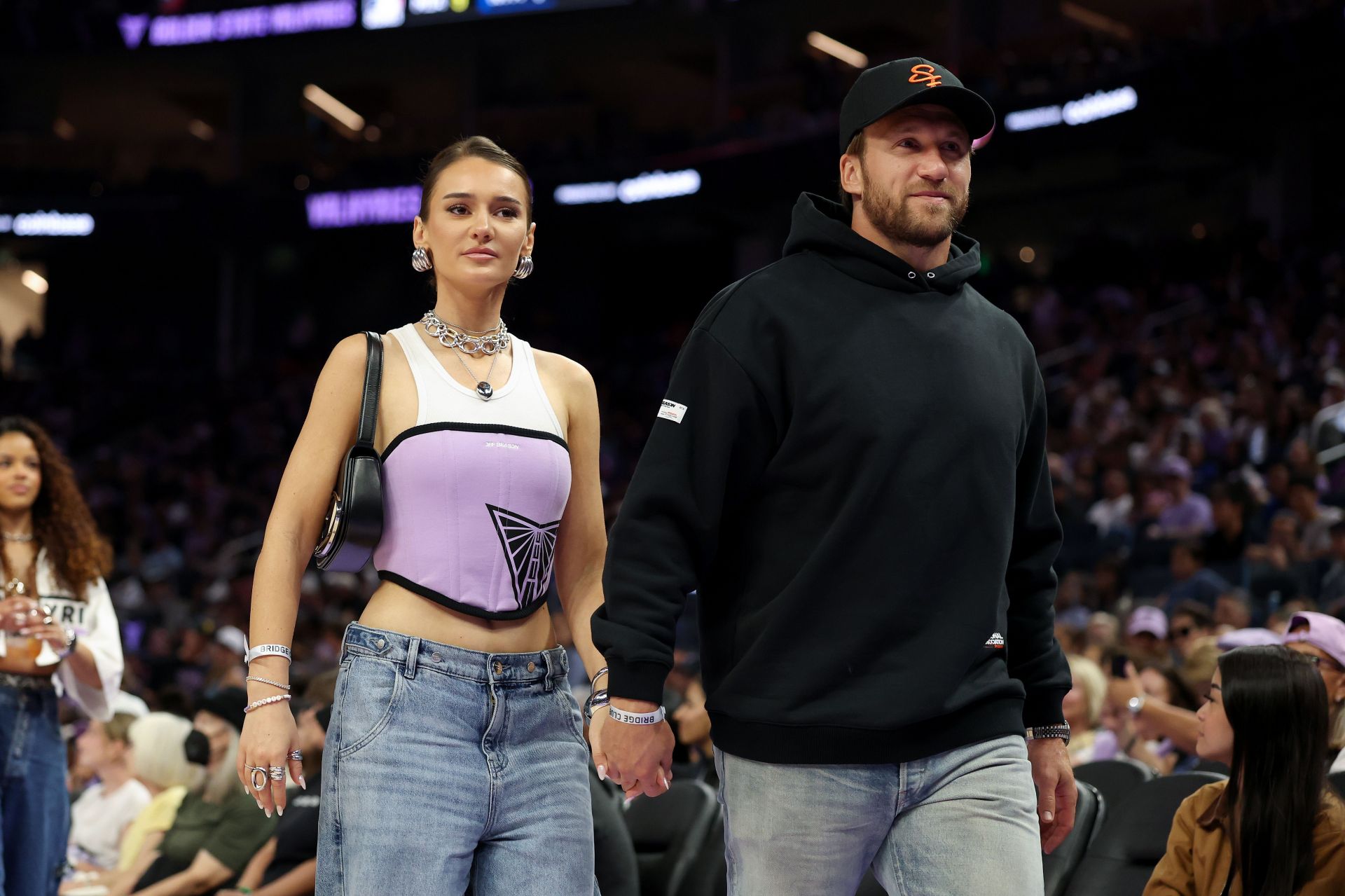 Kyle Juszczyk's wife Kristin debuts new 49ers-themed custom outfit to kick off 2025 NFL season against Seahawks