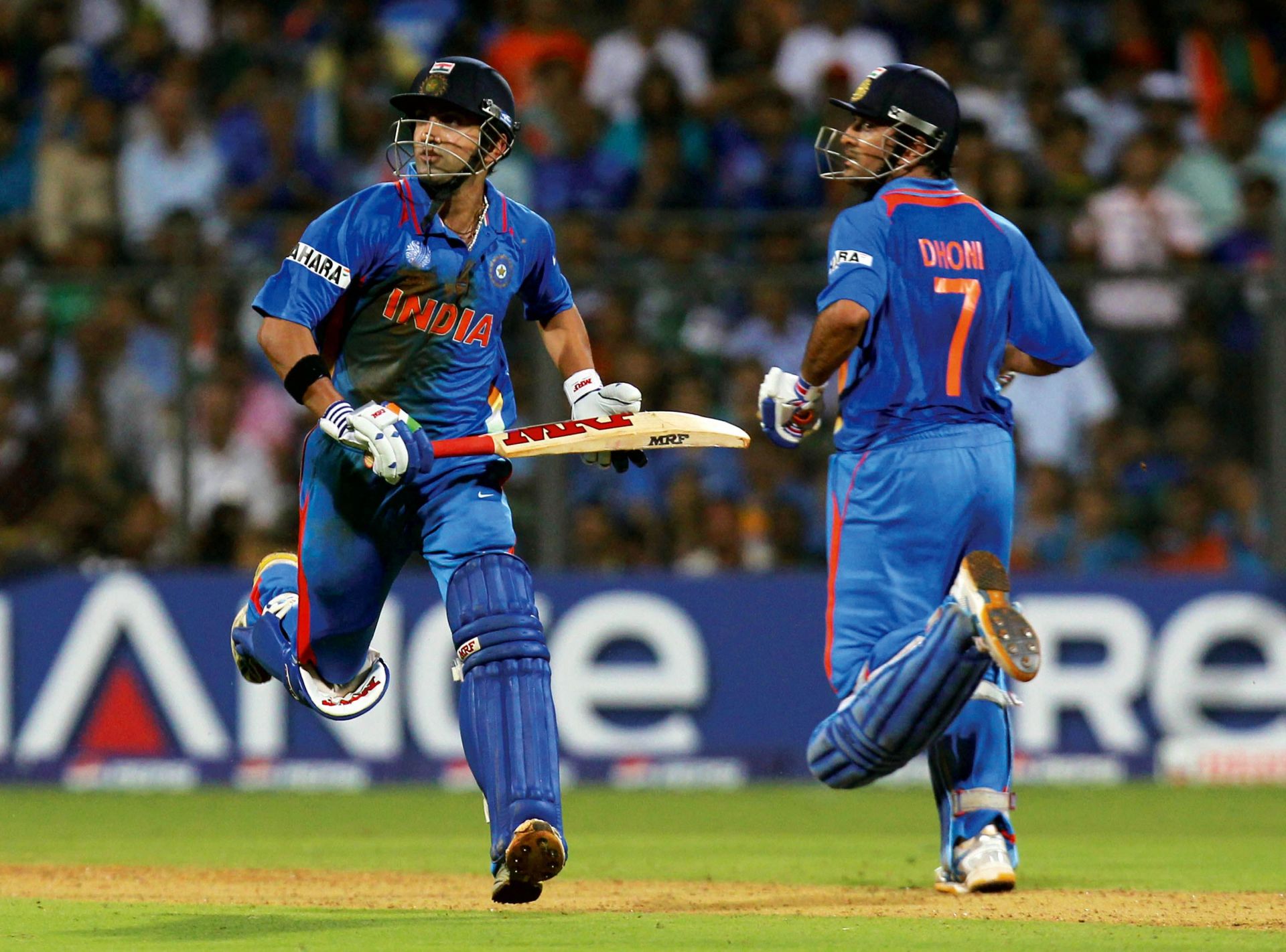 "No one can actually force anyone to retire" - When Gautam Gambhir backed MS Dhoni to return to the Indian team before IPL 2020