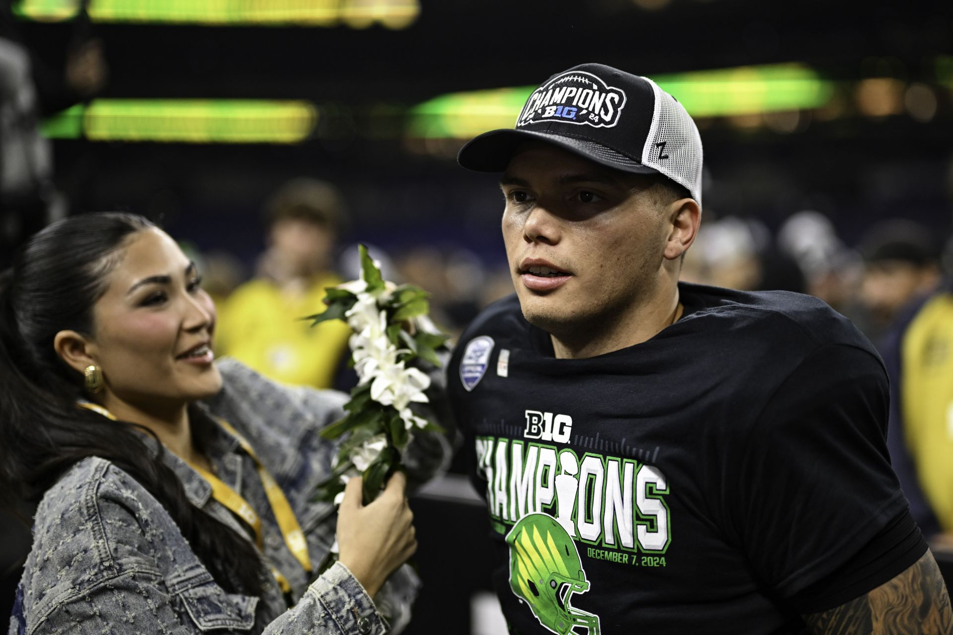 Dillon Gabriel's fiancée Zo Caswell shows support for Browns rookie QB in chic outfit for season opener vs. Bengals