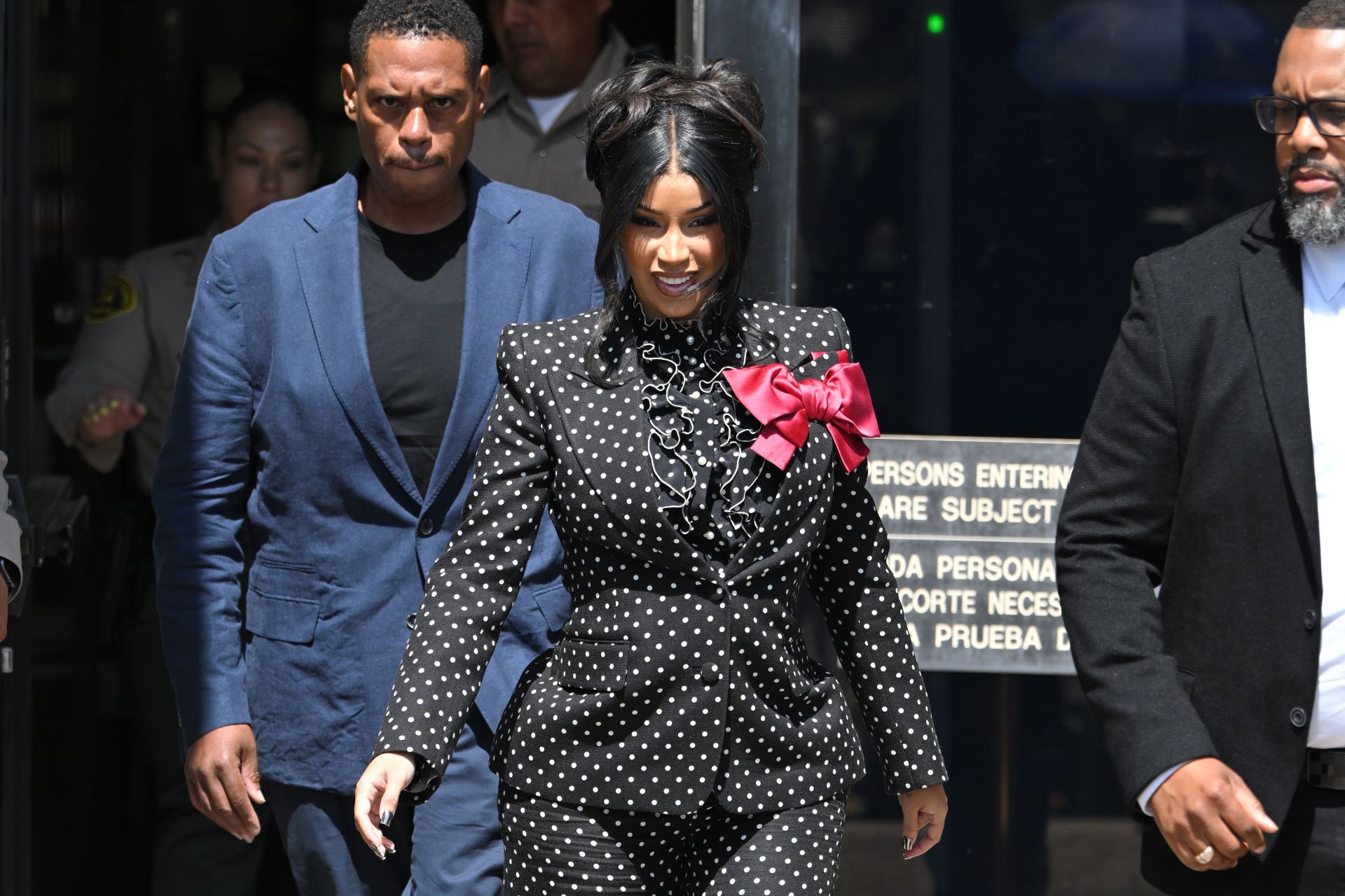 “I'm on her side on this one”- Netizens react as Cardi B throws marker at reporter for asking if she’s pregnant again with Offset’s child