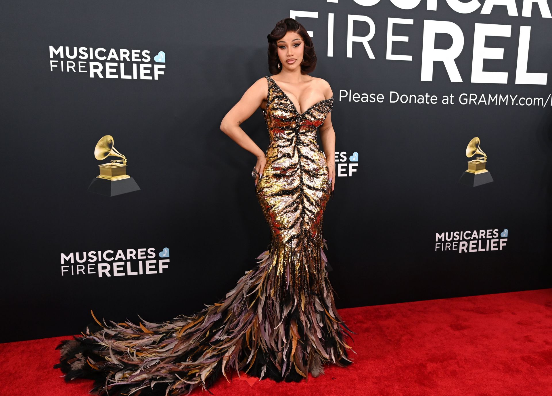 "Have to do the absolute most to sell this album" - Internet reacts to Cardi B announcing in-store meet and greet events for ‘AM I THE DRAMA?’