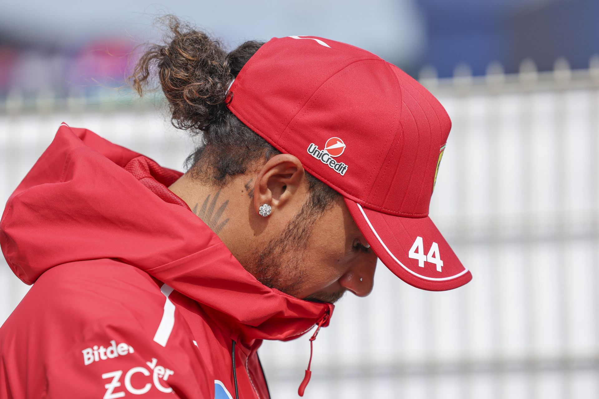 "They're really trying to make him quit": Fans react as Lewis Hamilton’s bad Dutch GP turns worse with FIA ruling thumbnail