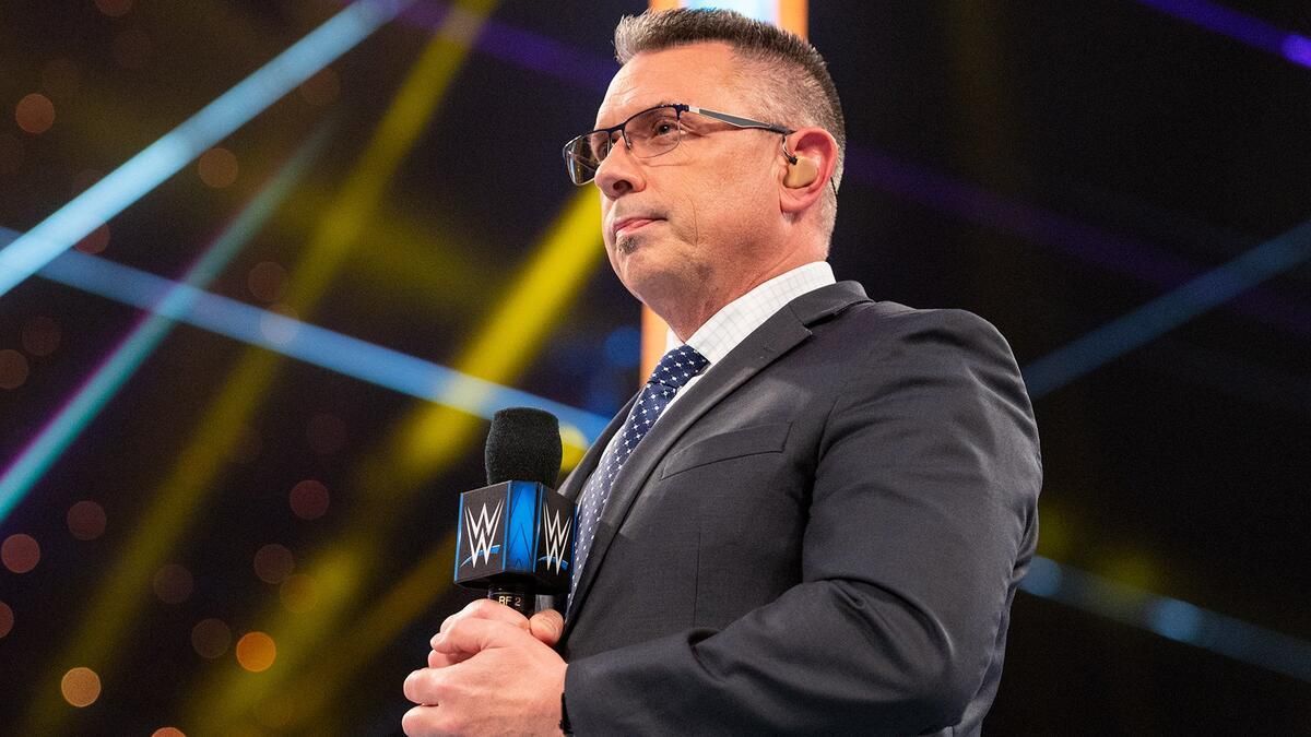 Michael Cole calls out major WWE star for botch at Clash in Paris 