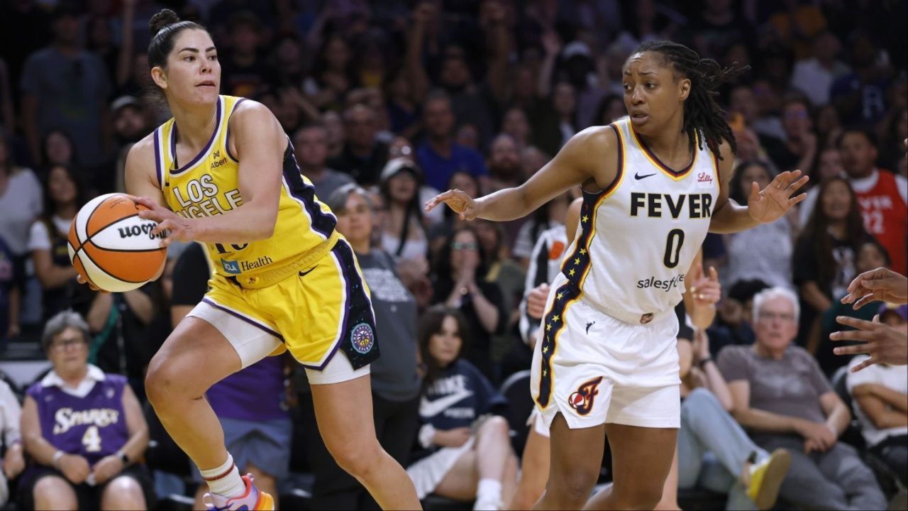 "The audacity to shrug that off": Fever fans fuming after Kelsey Plum's questionable un-called foul on $249,244 star surfaces