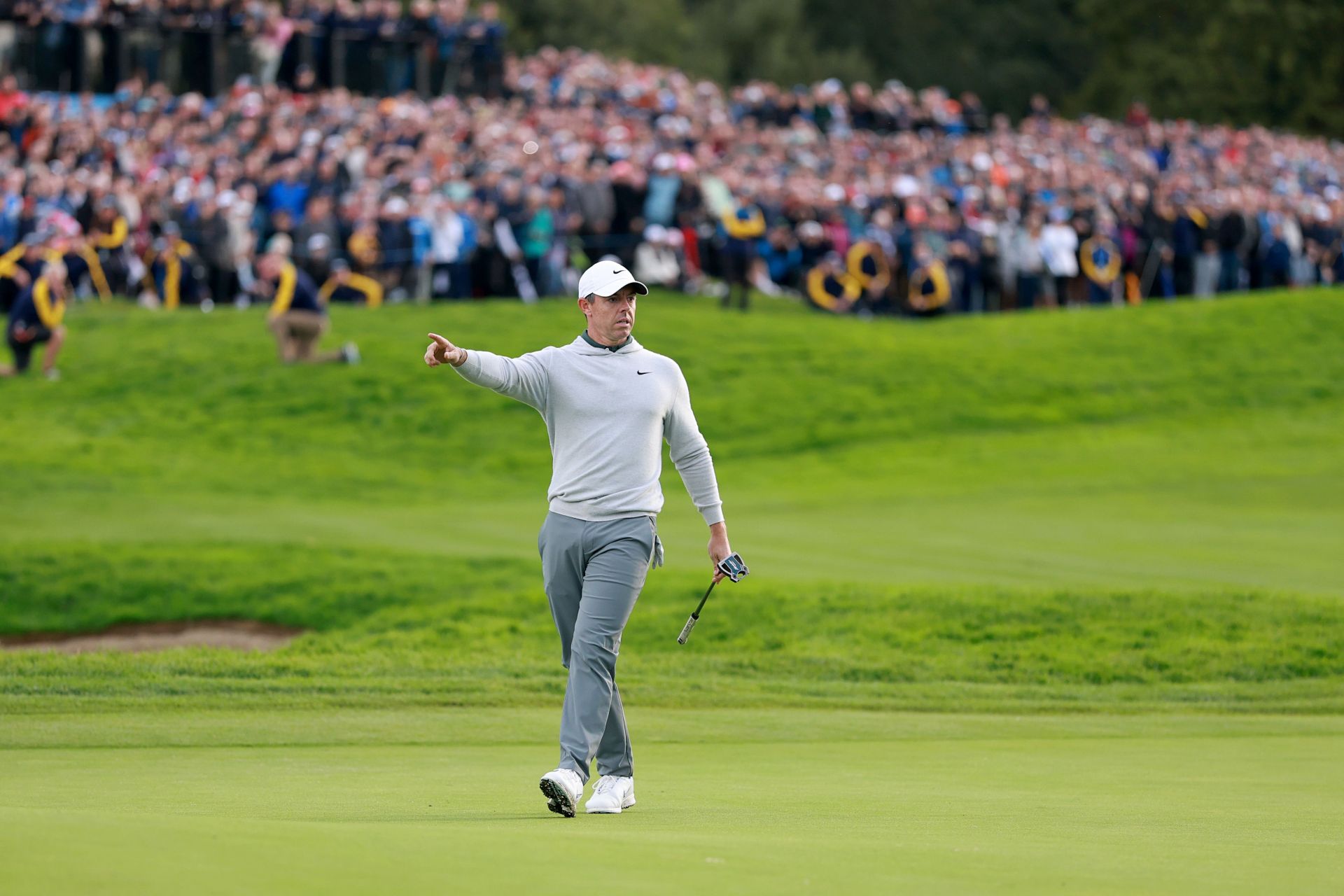WATCH: Crowd goes wild as Rory McIlroy eagles the 72nd hole at the Irish Open