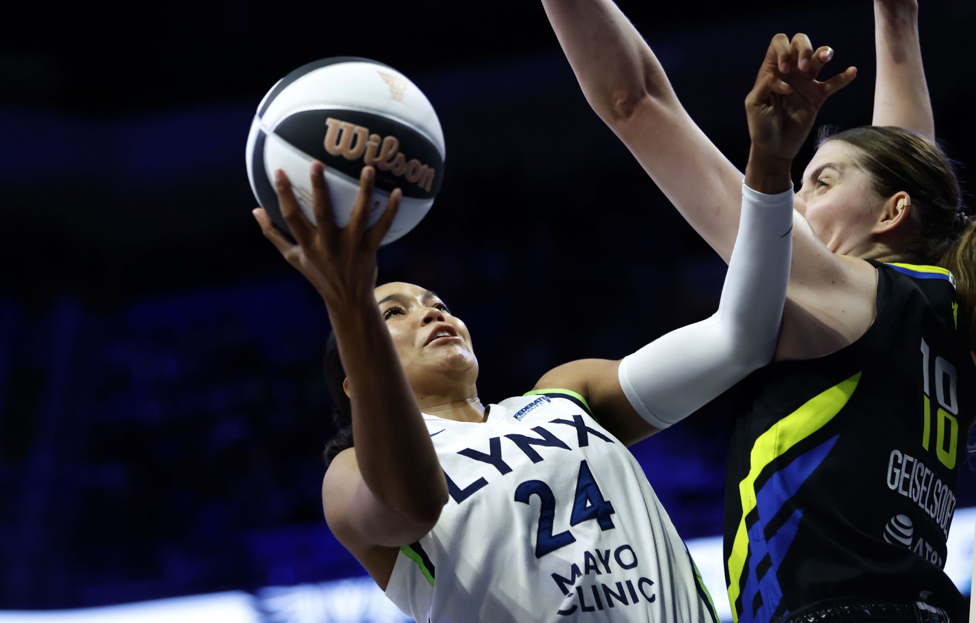 "Farmed an MVP season off the Wings" - WNBA fans react to Napheesa Collier dropping 25 on Dallas before crucial showdown against A'ja Wilson