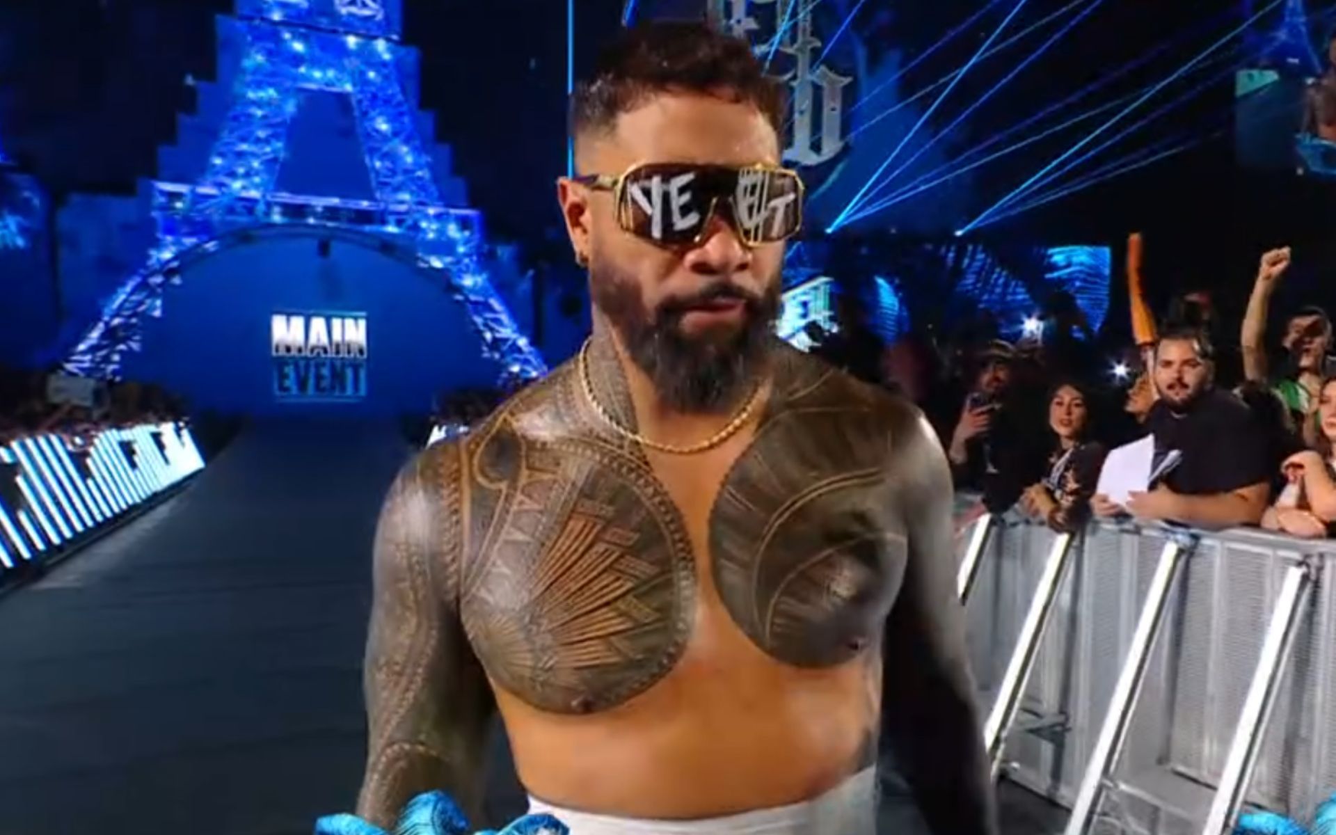 Top SmackDown star makes surprising appearance on RAW and saves Jey Uso