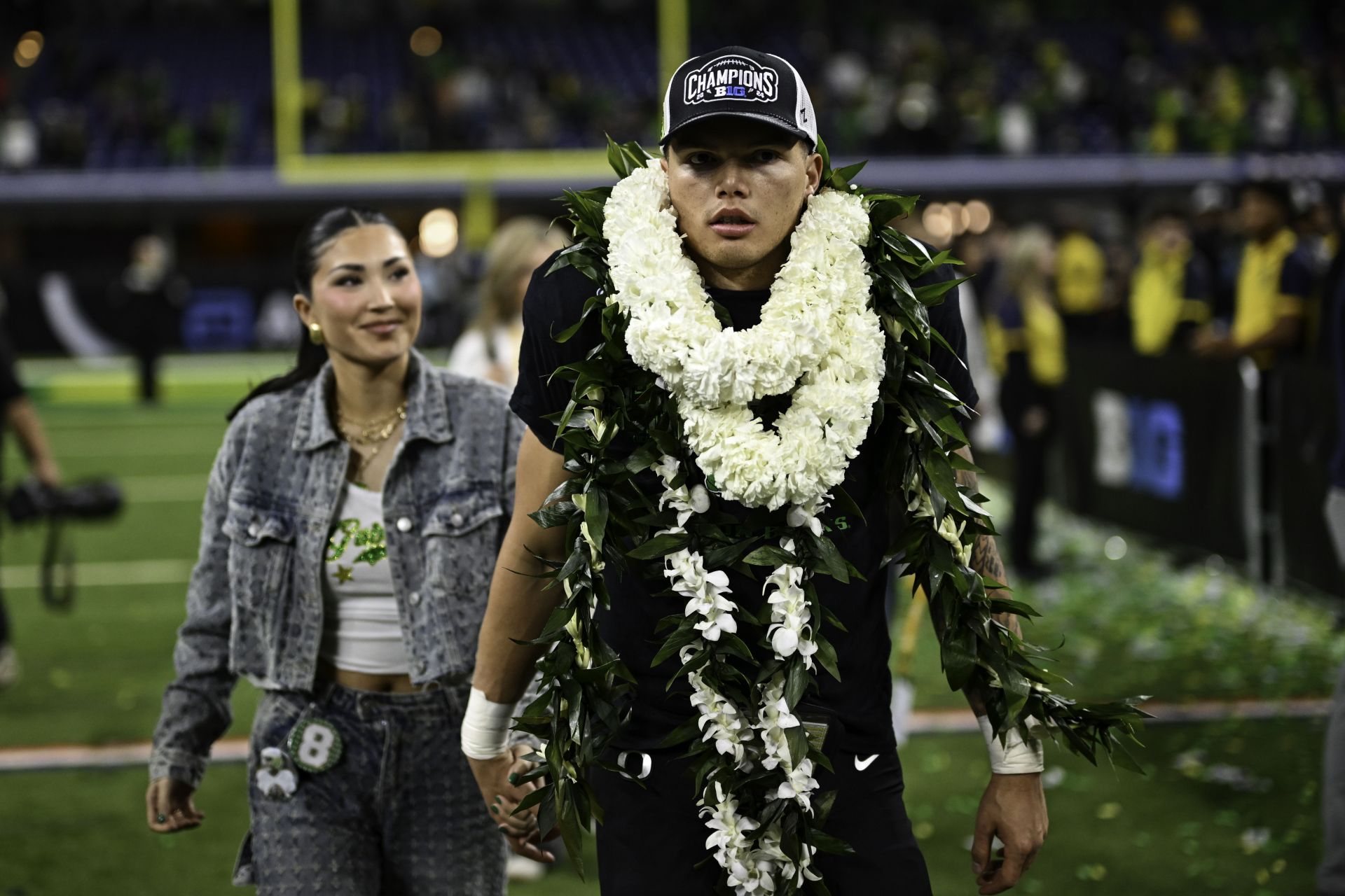 Dillon Gabriel’s fiancée Zo Caswell shows off diamond engagement ring on 1-year anniversary