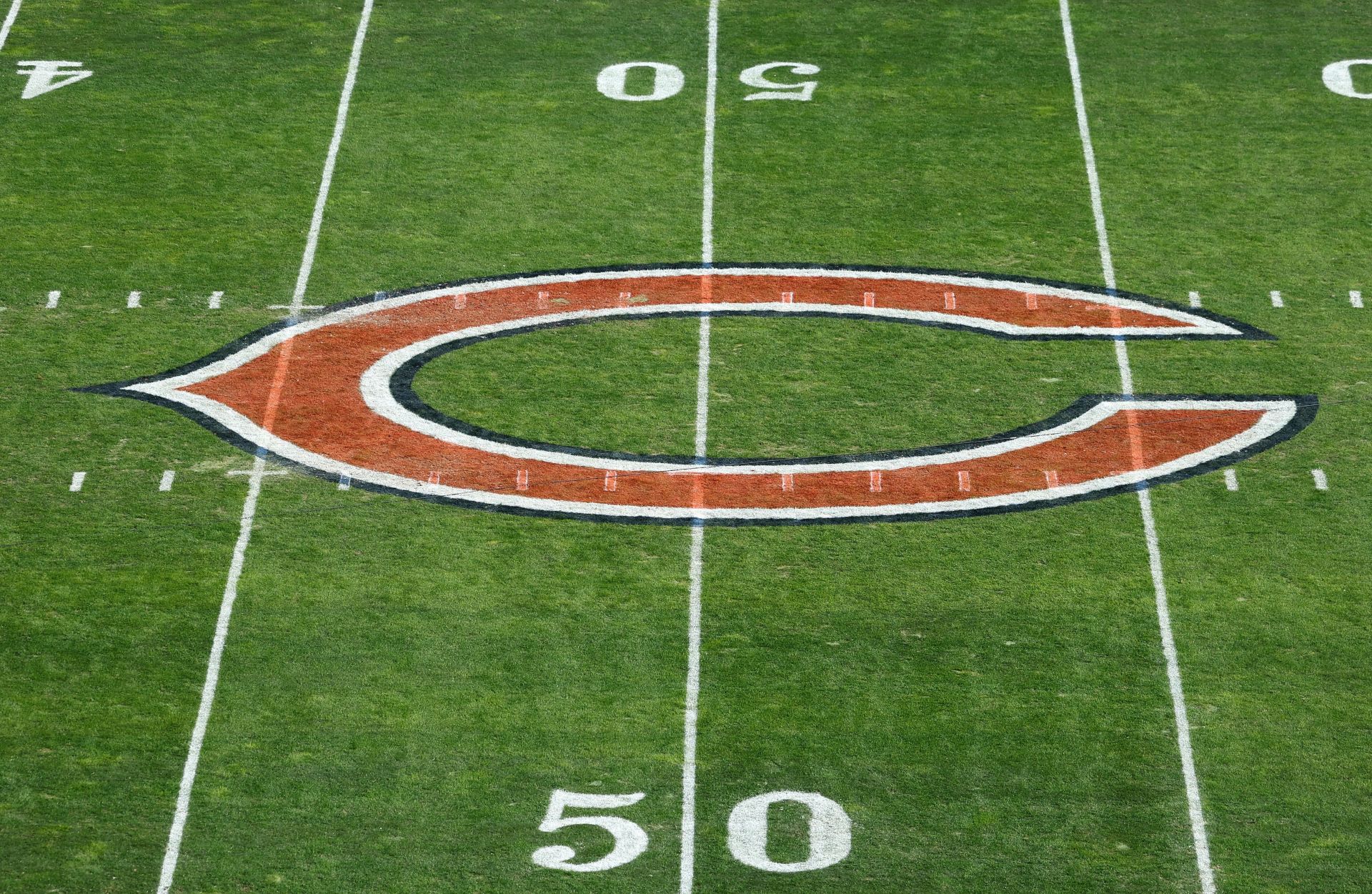 "Embarrassing franchise," "League has to step in": NFL fans trash Bears for unprepared field conditions for MNF vs. Vikings