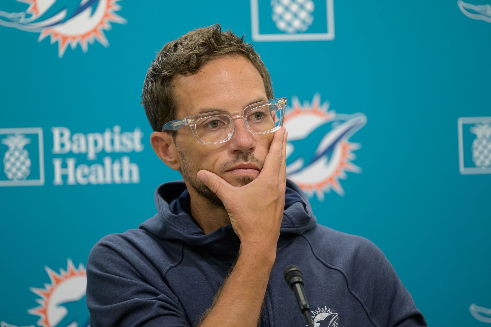 “It’s over with for McDaniel”: NFL fans react to Dolphins’ players-only meeting after shocking 33-8 Week 1 loss to Colts