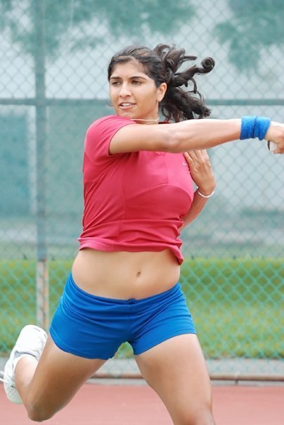 Interview with Neha Uberoi : Upcoming NRI Tennis Player