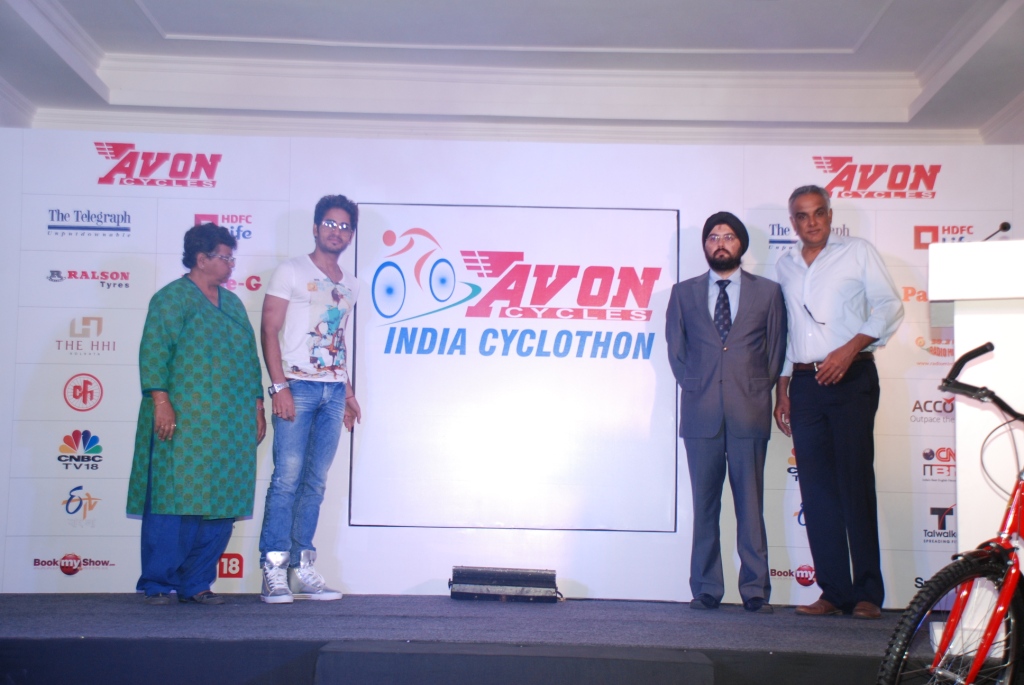 Logo unveiling - Ms. Bani Ghosh (Treasurer, CFI), Actor Hiraan Chatterjee, Mr. Rishi Pahwa (Director, Avon Cycles), Mr. Satish Menon (CEO - Sport18)