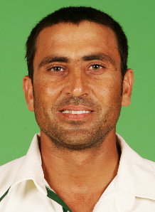 Younis Khan Biography, Achievements, Career Info, Records & Stats ...