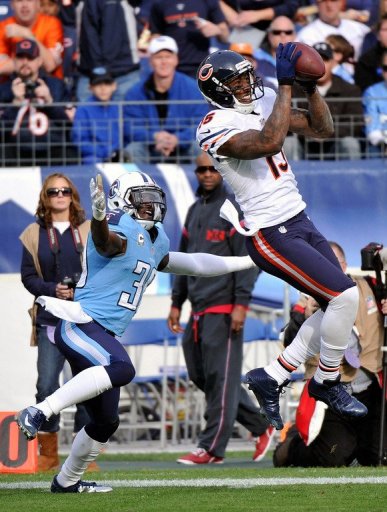 Brandon Marshall of the Chicago Bears catches a pass in front of Jason McCourty of the Tennessee Titans Brandon Marshall of the Chicago Bears catches a pass in front of Jason McCourty of the Tennessee Titans