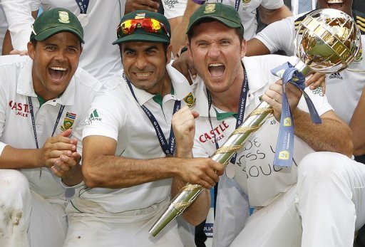 Imran Tahir (centre) has taken 26 Test wickets at an average of 40.9 Imran Tahir (centre) has taken 26 Test wickets at an average of 40.9