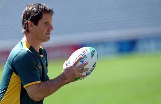 Australian Wallabies coach Robbie Deans attends a training session in 2011 Australian Wallabies coach Robbie Deans attends a training session in 2011