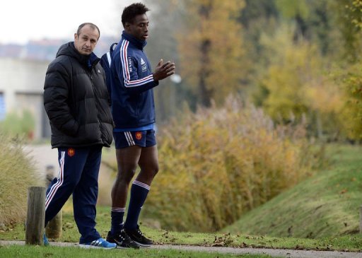 France's rugby union national team head coach Philippe Saint Andre walks with flanker Fulgence Ouedraogo (R) France's rugby union national team head coach Philippe Saint Andre walks with flanker Fulgence Ouedraogo (R)