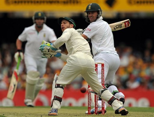 AB de Villiers was not-out 32 as South Africa tightened their grip on the first Test against Australia AB de Villiers was not-out 32 as South Africa tightened their grip on the first Test against Australia