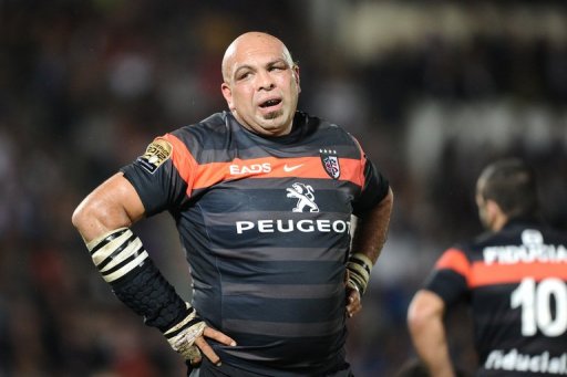 Gurthro Steenkamp (pictured) replaces CJ van der Linde at loosehead prop in the Springboks team Gurthro Steenkamp (pictured) replaces CJ van der Linde at loosehead prop in the Springboks team
