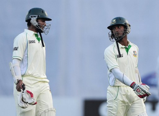 Shakib Al Hasan and Naeem Islam struck half centuries to take Bangladesh to 252-3 at lunch, vs W.Indies Shakib Al Hasan and Naeem Islam struck half centuries to take Bangladesh to 252-3 at lunch, vs W.Indies