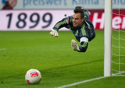 Wolfsburg's goalkeeper Diego Benaglio in action Wolfsburg's goalkeeper Diego Benaglio in action