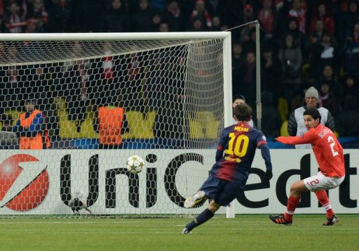 Barcelona's Lionel Messi scores Barcelona's Lionel Messi scores