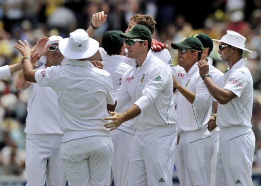 South Africa were three without loss in their first innings at lunch after dismissing Australia for 550 South Africa were three without loss in their first innings at lunch after dismissing Australia for 550