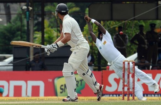 Ross Taylor closed in on a half-century as New Zealand recovered from early setbacks to reach 96-2 at lunch Ross Taylor closed in on a half-century as New Zealand recovered from early setbacks to reach 96-2 at lunch