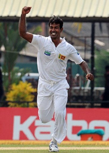 Nuwan Kulasekara had Kane Williamson (18) caught by Tharanga Paranavitana in the slips and then trapped Daniel Flynn LBW Nuwan Kulasekara had Kane Williamson (18) caught by Tharanga Paranavitana in the slips and then trapped Daniel Flynn LBW
