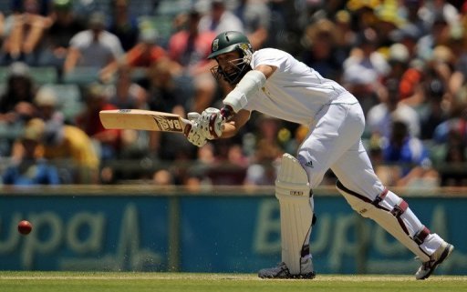 Hashim Amla took just three balls to reach his century Hashim Amla took just three balls to reach his century