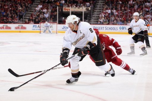 Teemu Selanne doesn't see the issues in this lockout being as contentious as the last one Teemu Selanne doesn't see the issues in this lockout being as contentious as the last one