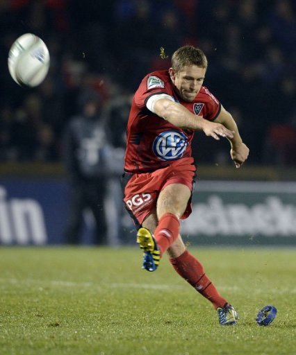 Toulon's English fly-half Jonny Wilkinson kicks for goal Toulon's English fly-half Jonny Wilkinson kicks for goal
