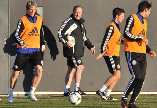 Rafael Benitez (centre) watches a Chelsea training session in Yokohama on December 11, 2012 Rafael Benitez (centre) watches a Chelsea training session in Yokohama on December 11, 2012