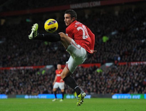 Manchester United's forward Robin van Persie in action on December 15, 2012 Manchester United's forward Robin van Persie in action on December 15, 2012