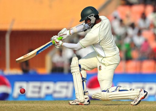 Bangladesh cricketer Shakib Al Hasan during the second cricket Test match against The West Indies on November 24, 2012. Bangladesh cricketer Shakib Al Hasan during the second cricket Test match against The West Indies on November 24, 2012.