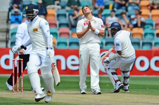 Australian bowler Shane Watson (C) looks to the heavens on the final day of the first Test in Hobart on December 18, 2012 Australian bowler Shane Watson (C) looks to the heavens on the final day of the first Test in Hobart on December 18, 2012