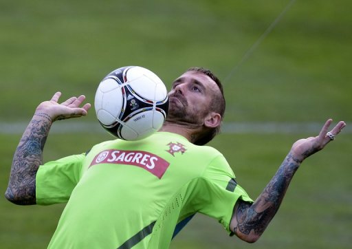 Portugal's midfielder Raul Meireles at Praia Del Rey near Obidos on October 8, 2012 Portugal's midfielder Raul Meireles at Praia Del Rey near Obidos on October 8, 2012