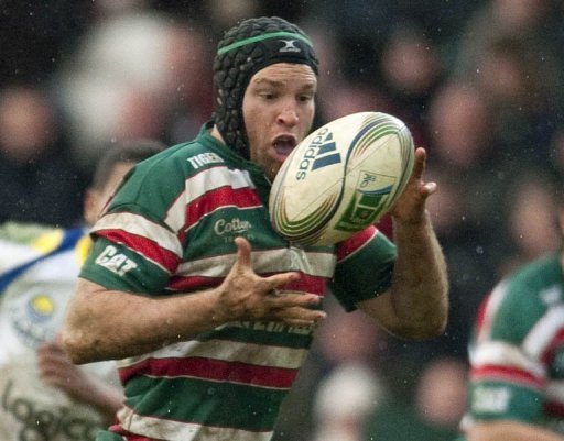 Leicester Tigers Julian Salvi (3rdR) juggles the ball during a match on December 17, 2011 in Leicester Leicester Tigers Julian Salvi (3rdR) juggles the ball during a match on December 17, 2011 in Leicester