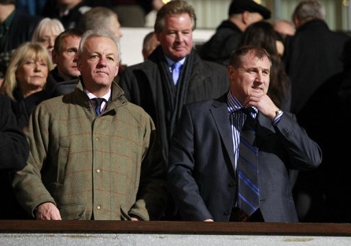 Paul Jewell (R) before a match against Arsenal at Portman Road, on January 12, 2011 Paul Jewell (R) before a match against Arsenal at Portman Road, on January 12, 2011