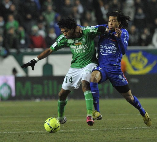 Saint-Etienne's midfielder Brandao (L) clashes with Nice's midfielder Kevin Anin on March 2, 2013 in Saint Etienne Saint-Etienne's midfielder Brandao (L) clashes with Nice's midfielder Kevin Anin on March 2, 2013 in Saint Etienne