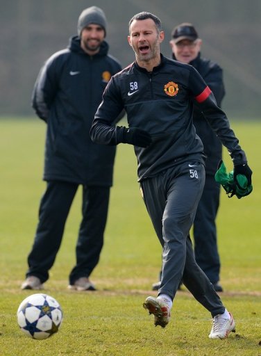 Manchester United midfielder Ryan Giggs is pictured during a team training session in Manchester on March 4, 2013 Manchester United midfielder Ryan Giggs is pictured during a team training session in Manchester on March 4, 2013
