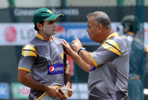 Pakistan's Mohammad Hafeez (left) talks with Dav Whatmore during a training session in Pallekele, on September 24, 2012 Pakistan's Mohammad Hafeez (left) talks with Dav Whatmore during a training session in Pallekele, on September 24, 2012