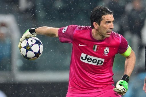 Juventus' goalkeeper Gianluigi Buffon holds the ball on March 6, 2013 at the Juventus' goalkeeper Gianluigi Buffon holds the ball on March 6, 2013 at the
