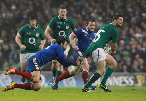 Ireland's Rob Kearney (R) is tackled by France's Yoann Huget (L) and Yoann Huget (C), March 9, 2013 Ireland's Rob Kearney (R) is tackled by France's Yoann Huget (L) and Yoann Huget (C), March 9, 2013