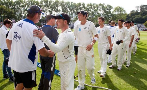 New Zealand's Brendon McCullum (R) shakes hands with England's batting coach Graham Gooch in Dunedin on March 10, 2013 New Zealand's Brendon McCullum (R) shakes hands with England's batting coach Graham Gooch in Dunedin on March 10, 2013