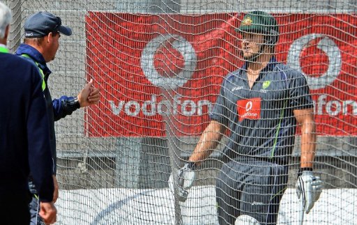 Mickey Arthur (2nd L) makes a point to vice-captain Shane Watson during a net session in Melbourne on December 25, 2012 Mickey Arthur (2nd L) makes a point to vice-captain Shane Watson during a net session in Melbourne on December 25, 2012