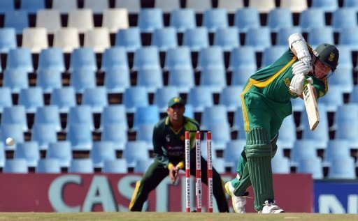 Graeme Smith bats during a One-Day International match between South Africa and Pakistan in Centurion on March 15, 2013 Graeme Smith bats during a One-Day International match between South Africa and Pakistan in Centurion on March 15, 2013