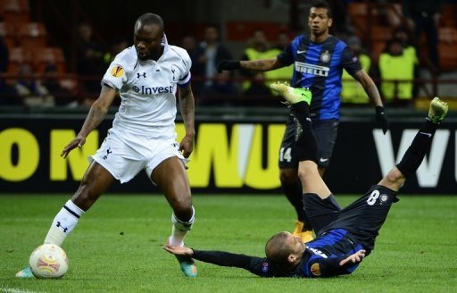 Rodrigo Sebastian Palacio (right) fights for the ball with William Gallas in Milan on March 14, 2013 Rodrigo Sebastian Palacio (right) fights for the ball with William Gallas in Milan on March 14, 2013