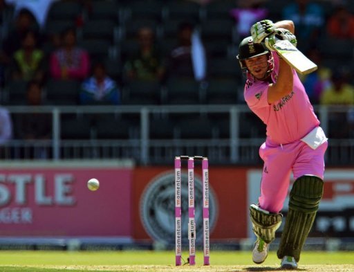 AB de Villiers (C) of South Africa bats in Johannesburg on March 17, 2013 AB de Villiers (C) of South Africa bats in Johannesburg on March 17, 2013
