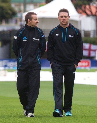 New Zealand head coach Mike Hesson (L) and captain Brendon McCullum in Wellington on March 18, 2013 New Zealand head coach Mike Hesson (L) and captain Brendon McCullum in Wellington on March 18, 2013
